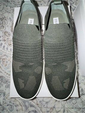 New Steve Madden Beale Slip-On Knit Sneakers - Olive Green